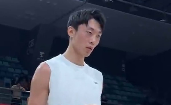 尼克·杨:白晶是中国最强街球手 技术风格像欧文和科比的结合体 尼克·杨:白晶是中国最强街球手 技术风格像欧文和科比的结合体